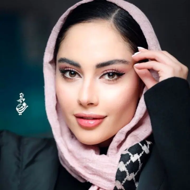 عکسی که برای ترلان پروانه حاشیه‌سازی کرد | ماجرای رابطه ترلان پروانه با بدل کریستیانو رونالدو چیست؟