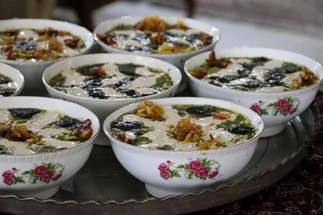 چگونه آش رشته جا افتاده درست کنیم؟ | فوت و فن‌های پخت آش رشته مجلسی