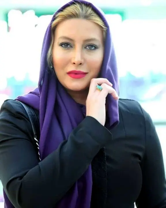 تفریحات لاکچری فریبا نادری با خانواده | غذا خوردن فریبا نادری در رستوران لوکس سوژه شد