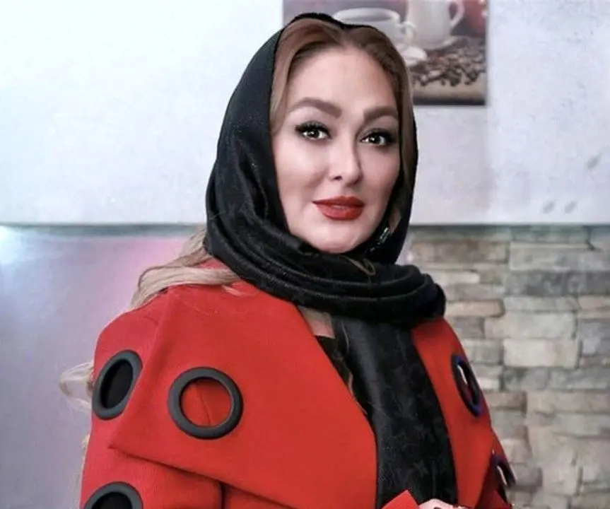 عکس جدید الهام حمیدی با مانتوی جواهردوزی سوژه شد | شیک‌پوشی الهام حمیدی در مزون لباس