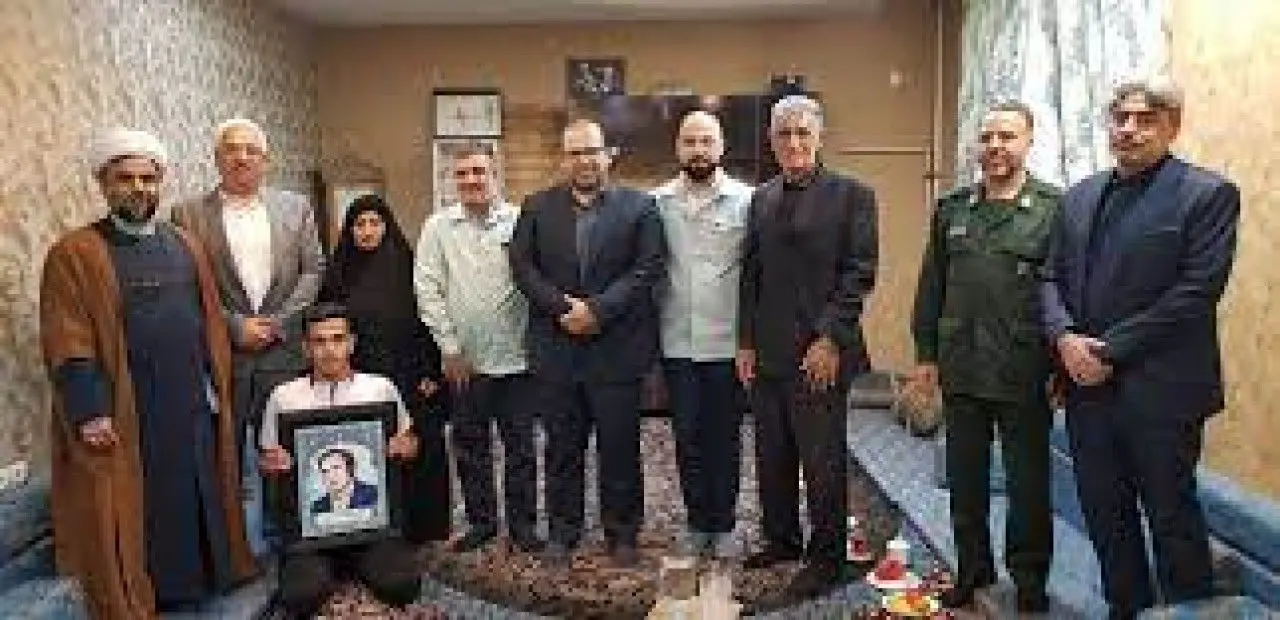 مدیرعامل فولاد خوزستان به دیدار خانواده شهدا رفت