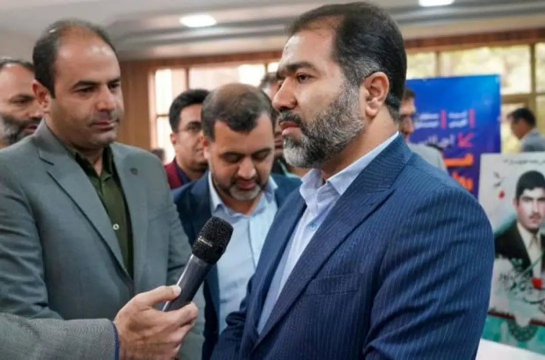 بازدید استاندار اصفهان از آثار روابط عمومی ذوب آهن