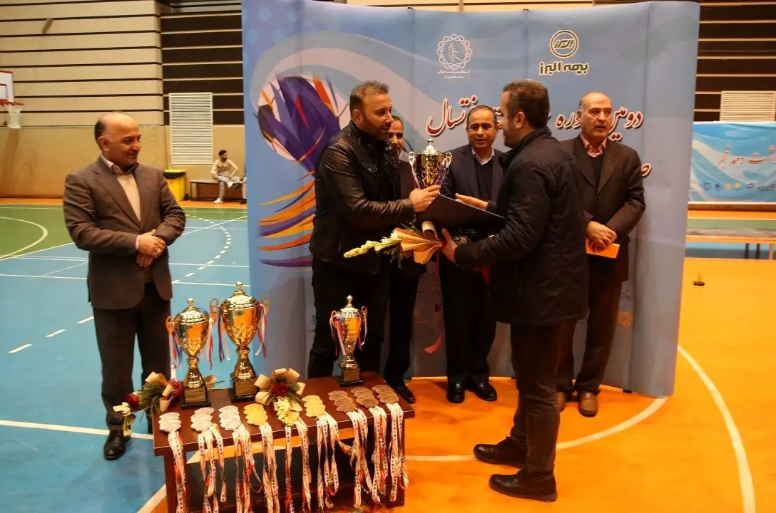 کاپ اخلاق در دستان مردان فوتسال بیمه البرز