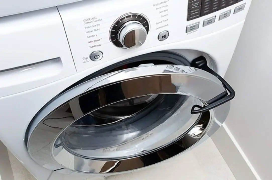 علت خارج شدن کف از ماشین لباسشویی چیست؟