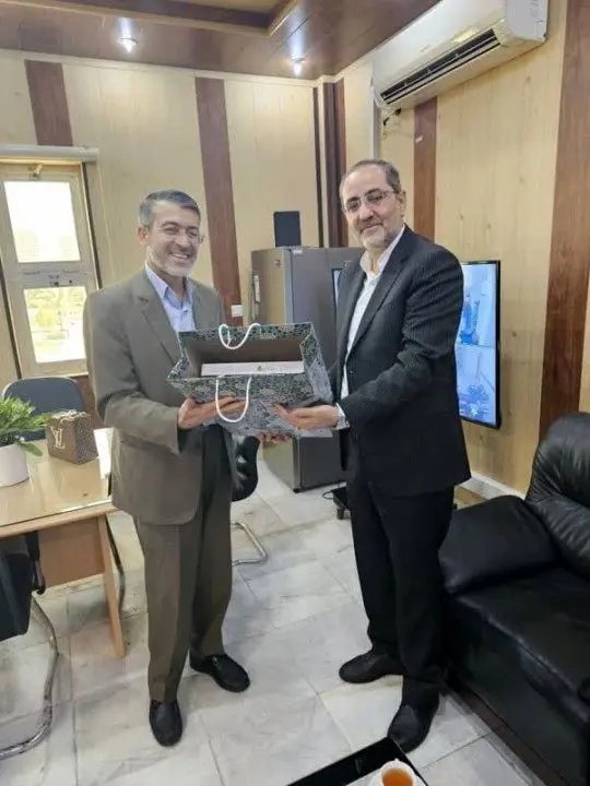 تقدیر مدیرعامل سازمان منطقه آزاد قشم با از رئیس دادگستری شهرستان