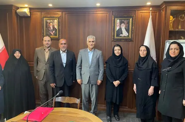 نشست صمیمی مدیرعامل پست بانک ایران با بازنشستگان بانک