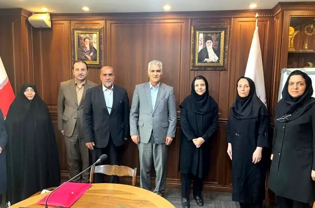 نشست صمیمی مدیرعامل پست بانک ایران با بازنشستگان بانک