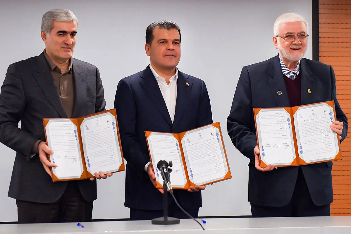 نقش‌آفرینی بانک پاسارگاد در توسعه زنجیره ارزش صنعت پرورش ماهی در قفس با امضای تفاهم‌نامه سه‌جانبه ملی
