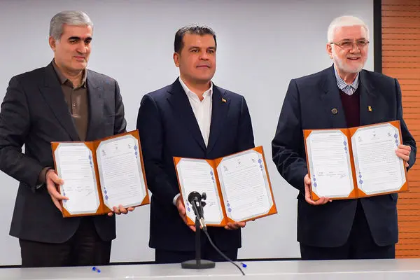 نقش‌آفرینی بانک پاسارگاد در توسعه زنجیره ارزش صنعت پرورش ماهی در قفس با امضای تفاهم‌نامه سه‌جانبه ملی
