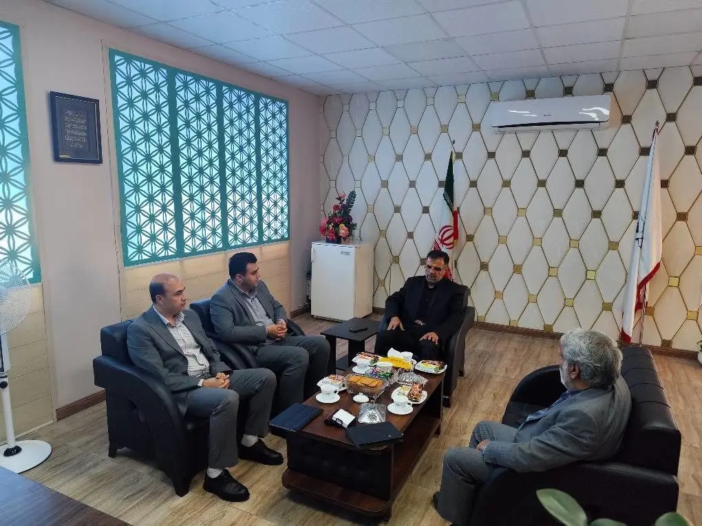 بیمه دی با بهترین شکل به ایثارگران در استان خدمات ارائه داده است 
