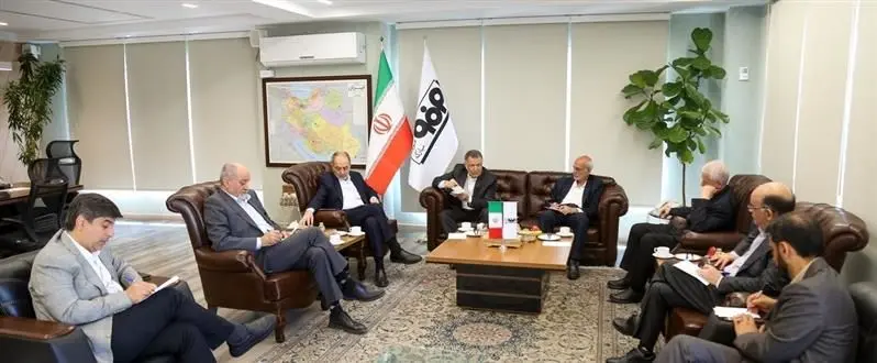 ۴۵ سال تجربه مدیریت فولاد مبارکه دور میز همدلی
