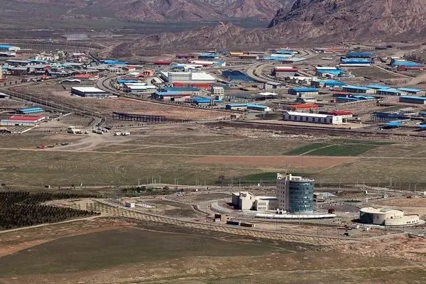 برگزاری هفتگی میز خدمت سرمایه‌گذاری در منطقه آزاد ارس برای رفع موانع سرمایه‌گذاران
