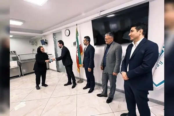 از قهرمانان پاسخگویی شعبه جبران تقدیر شد 