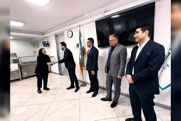 از قهرمانان پاسخگویی شعبه جبران تقدیر شد 