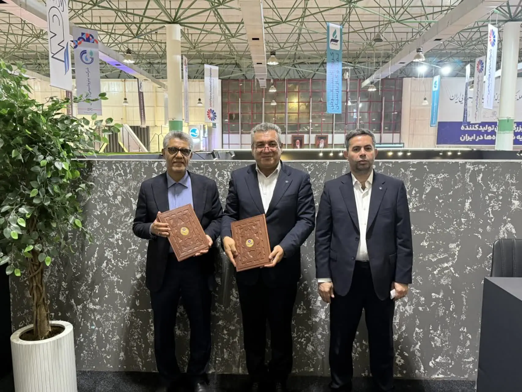 امضای تفاهمنامه بانک سینا و پتروشیمی شیراز

