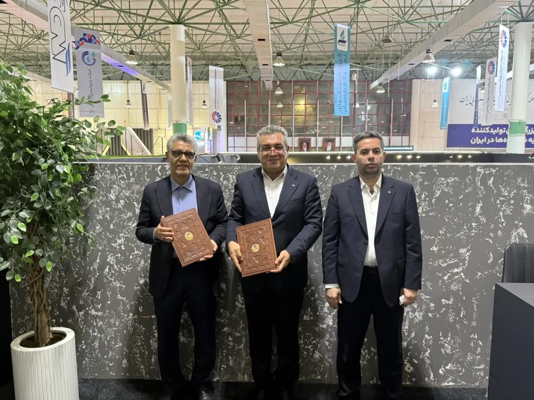 امضای تفاهمنامه بانک سینا و پتروشیمی شیراز
