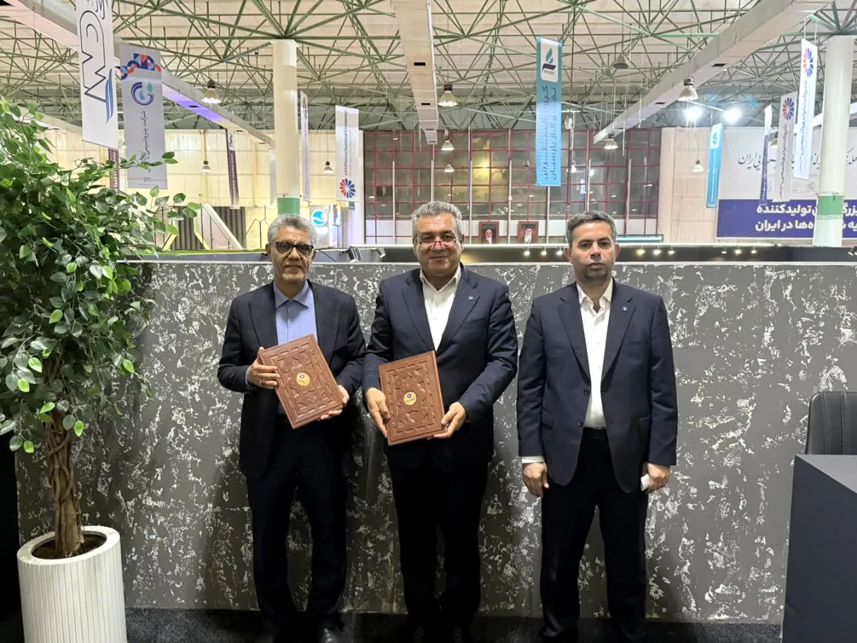 امضای تفاهمنامه بانک سینا و پتروشیمی شیراز
