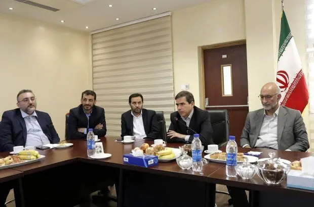 بازدید رئیس هیئت عامل و مدیران عامل شرکت‌های صنعتی ایمیدرو از کارخانه لوکوموتیو مپنا
