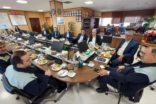 دیدار مدیرعامل ذوب آهن با مسئولین بانک صادرات استان اصفهان