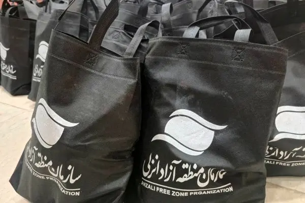 اجرای طرح محرومیت‌زدایی و توزیع بسته‌های معیشتی در مناطق روستایی محدوده منطقه آزادانزلی
