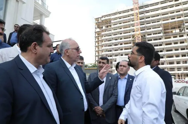 بازدید مدیرعامل بانک مسکن از بلوک مسکونی آبان ستاره کیش
