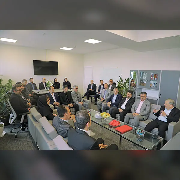 فناوری اطلاعات، موتور محرک توسعه خدمات بانکداری نوین است

