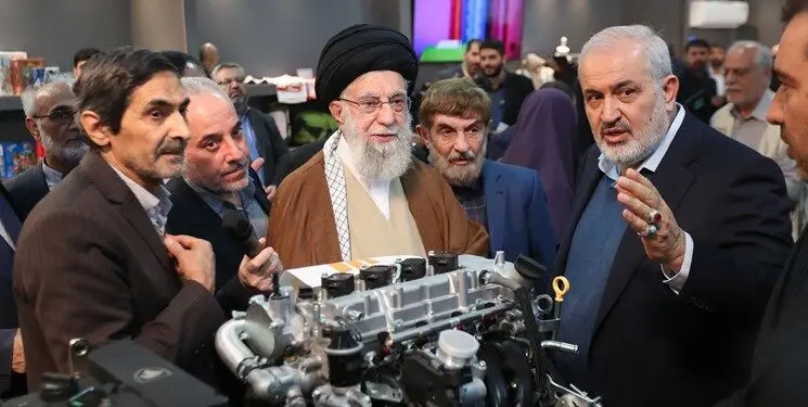 بازدید رهبر انقلاب از نمایشگاه توانمندی‌های تولید ایرانی
