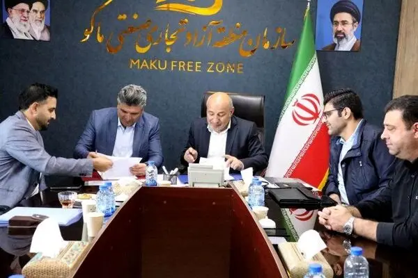 تفاهم‌نامه سرمایه‌گذاری برای توسعه خدمات خودرویی و گردشگری خودرو در منطقه آزاد ماکو امضا شد
