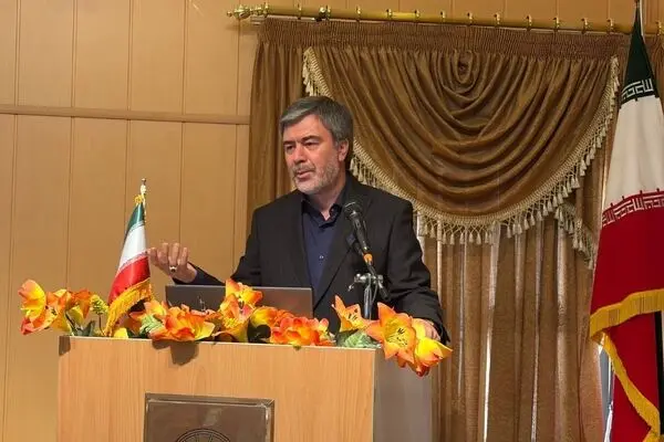 مشتری‌ مداری اولویت بیمه ایران
