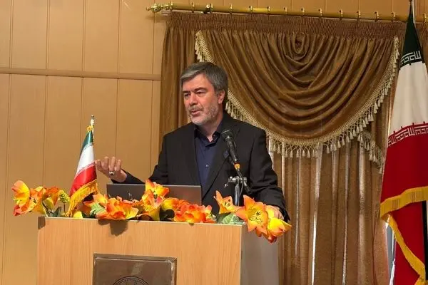 مشتری‌ مداری اولویت بیمه ایران
