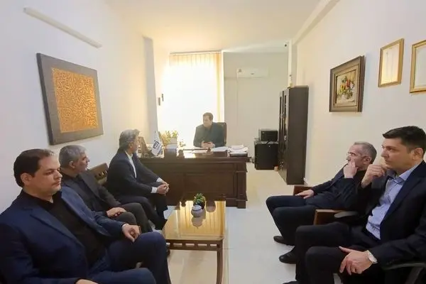 بازدید سرزده مدیرعامل از نمایندگی‌های بیمه آسیا؛ مسائل و مشکلات نمایندگان از نزدیک بررسی شد
