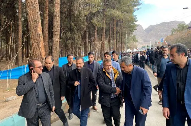 حضور وزیر اقتصاد در محل حادثه تروریستی کرمان
