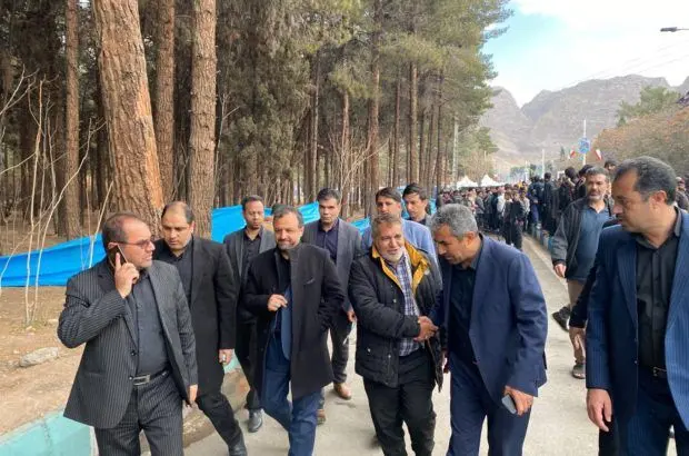 حضور وزیر اقتصاد در محل حادثه تروریستی کرمان
