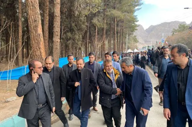 حضور وزیر اقتصاد در محل حادثه تروریستی کرمان
