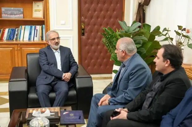 قدردانی رئیس بنیاد مسکن از بانک مسکن به پاس نقش مؤثر در پیشبرد طرح نهضت ملی