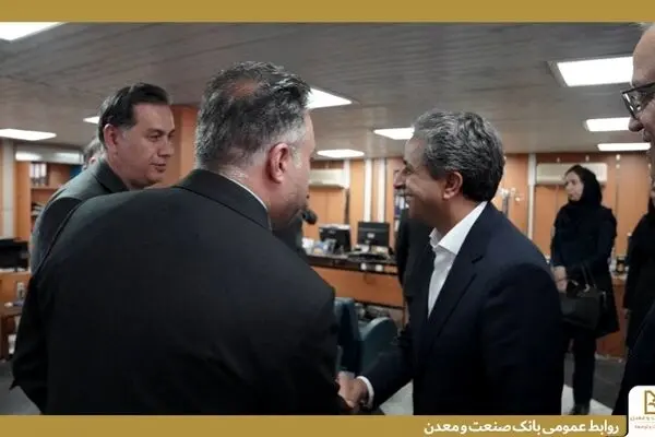تأکید بر نقش تخصصی بانک صنعت و معدن در نوسازی صنایع
