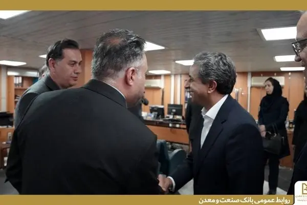 تأکید بر نقش تخصصی بانک صنعت و معدن در نوسازی صنایع
