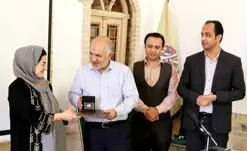 تقدیر راهبرنهاد مردمی و مدیرعامل بانک قرض الحسنه رسالت از ناجی رهگذر یزدی
