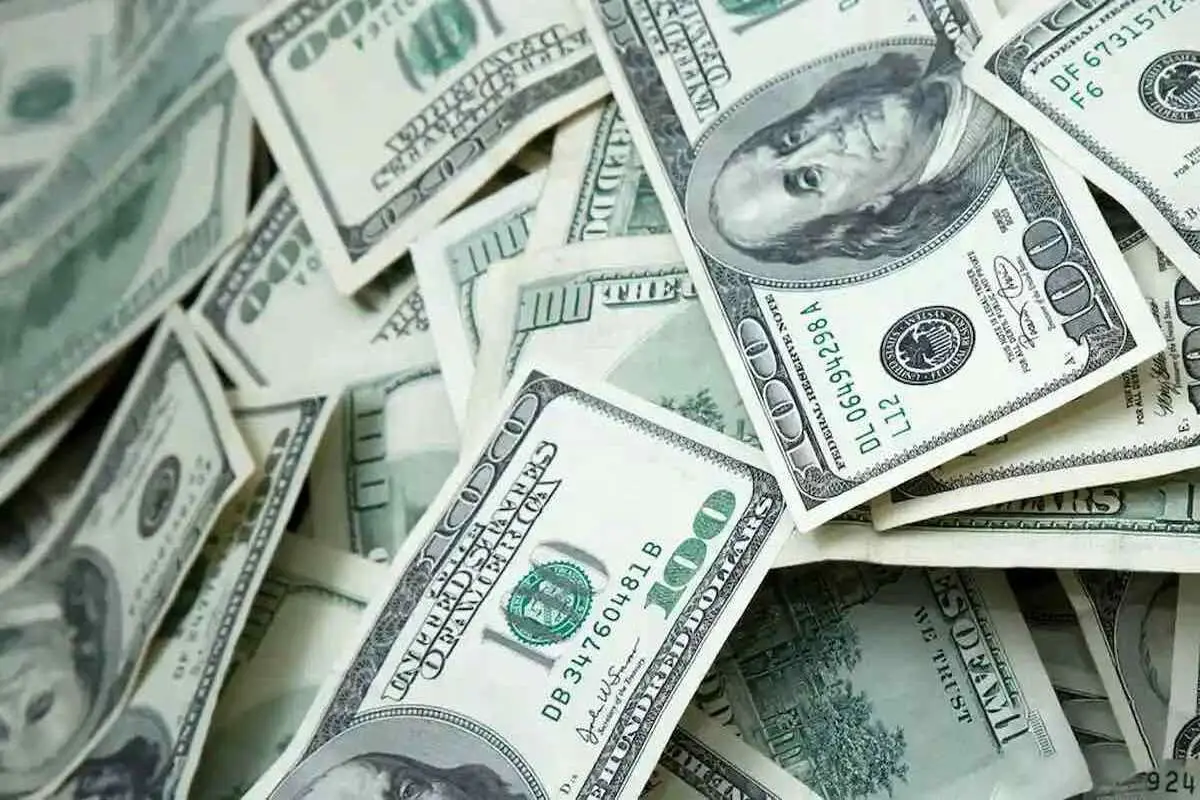 پیش بینی قیمت دلار ۸ آذر ۱۴۰۲
