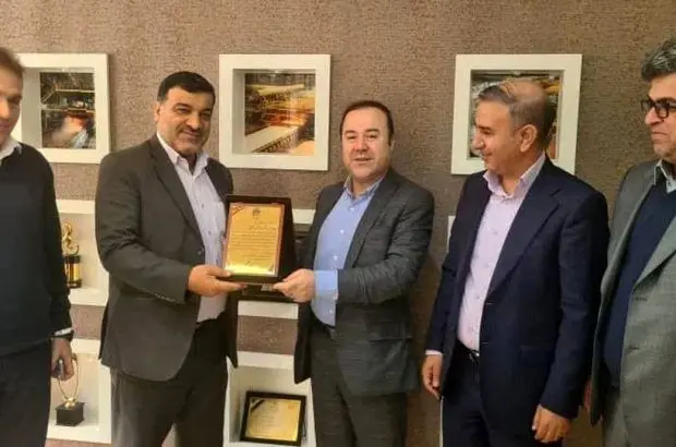نشست مشترک مدیران‌ عامل شرکت فولاد اکسین خوزستان و مدیرعامل شرکت فولاد هرمزگان برای تولید محصولات نوین و ایجاد تفاهم نامه های همکاری
