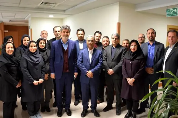 بازدید مدیرعامل بانک صنعت و معدن از معاونت مالی و بین الملل این بانک
