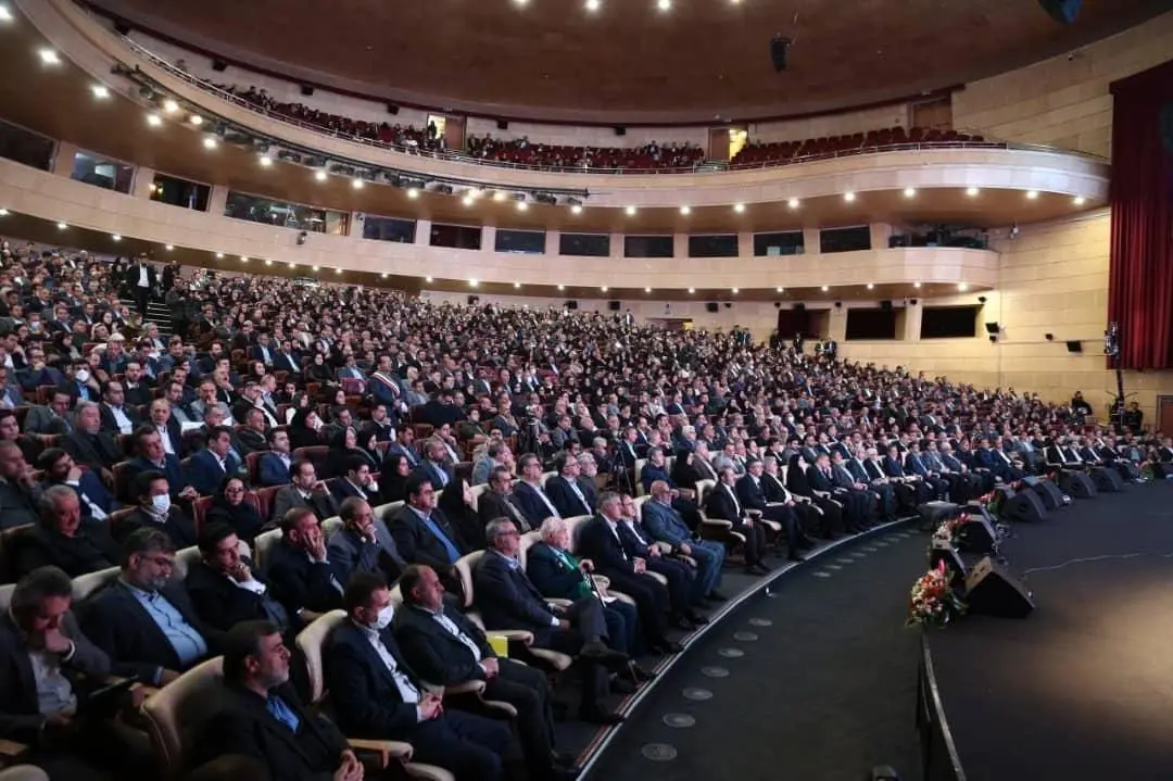 درخشش پرسنل بیمه اتکایی ایران معین درهمایش بیمه و توسعه
