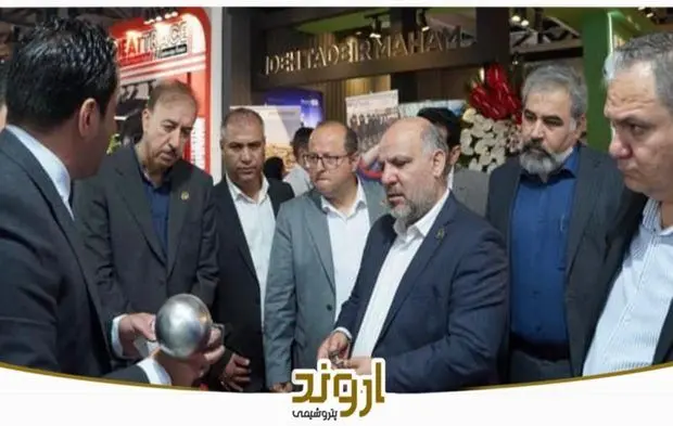 بررسی پروژه‌های برقی و الکترونیکی در پتروشیمی اروند در دومین روز نمایشگاه نفت ۱۴۰۴
