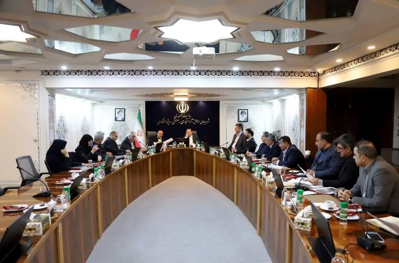 بررسی مسائل گمرکی مناطق آزاد در نشست مشترک دبیر شورای‌عالی و رئیس‌کل گمرک ایران
