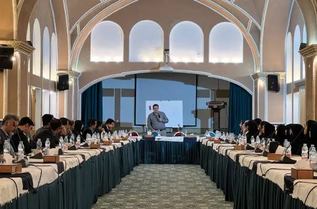 برگزاری دوره آموزشی بازاریابی درون شعبه ای در بانک ایران زمین
