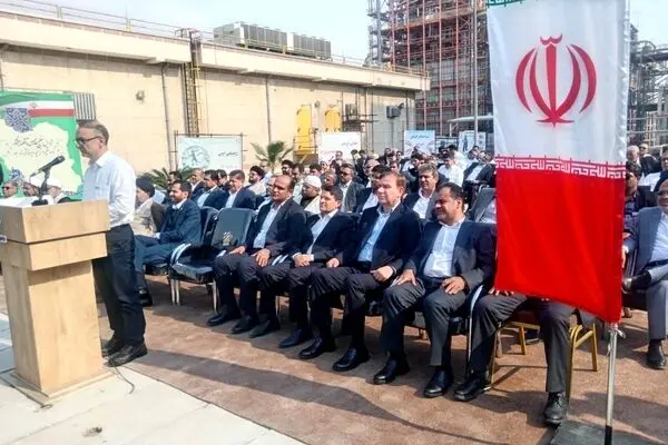 واحد الفین پتروشیمی بوشهر با بهره‌گیری از توان متخصصان آریاساسول به بهره‌برداری رسید
