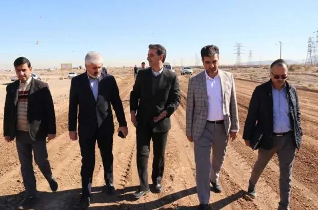 بازدید مسئولان استانی از باند دوم جاده فولاد آلیاژی ایران
