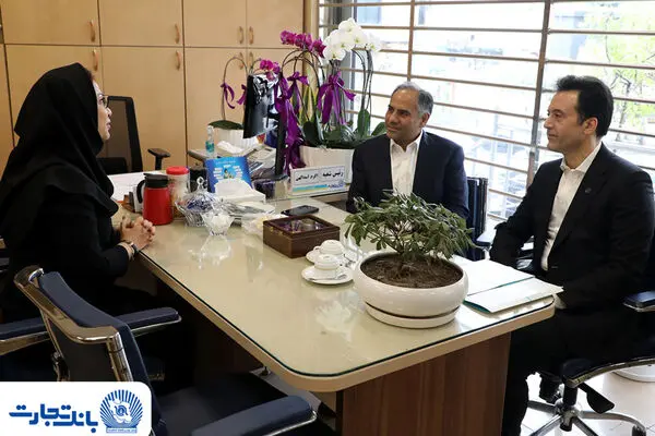 بازدید مدیرعامل بانک تجارت از شعب تهران در اولین روزهای کاری سال ۱۴۰۵
