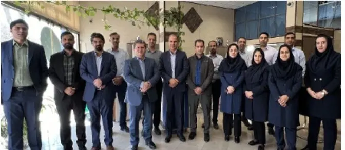 بازدید مدیرعامل شرکت بیمه معلم از شعبه یزد
