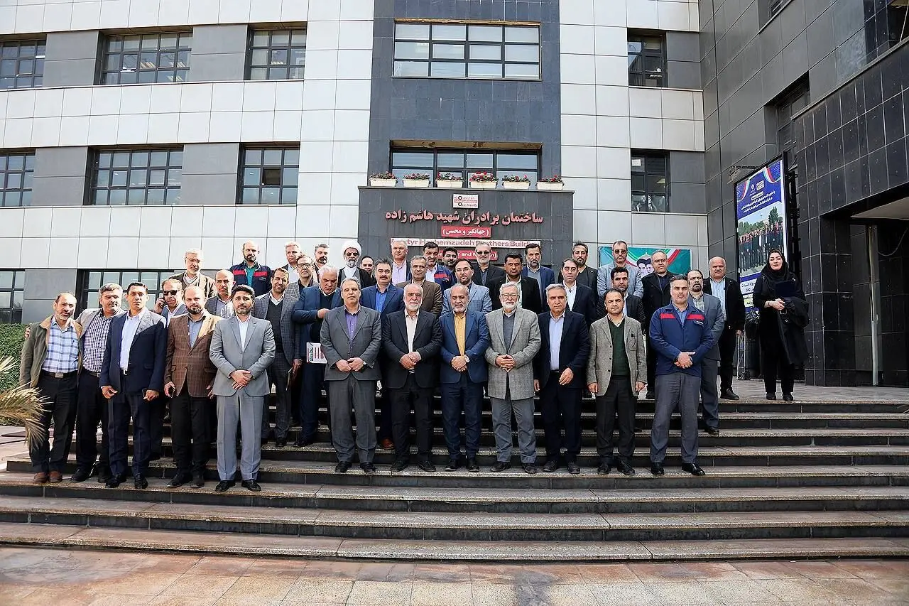 بازدید روسای دانشگاه آزاد اسلامی کشور از شرکت فولاد اکسین خوزستان
